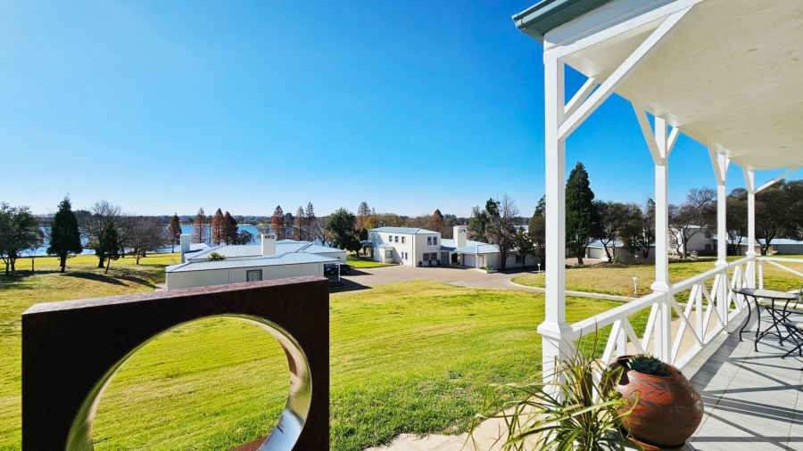 4 Bedroom Property for Sale in Bishops Bay Free State